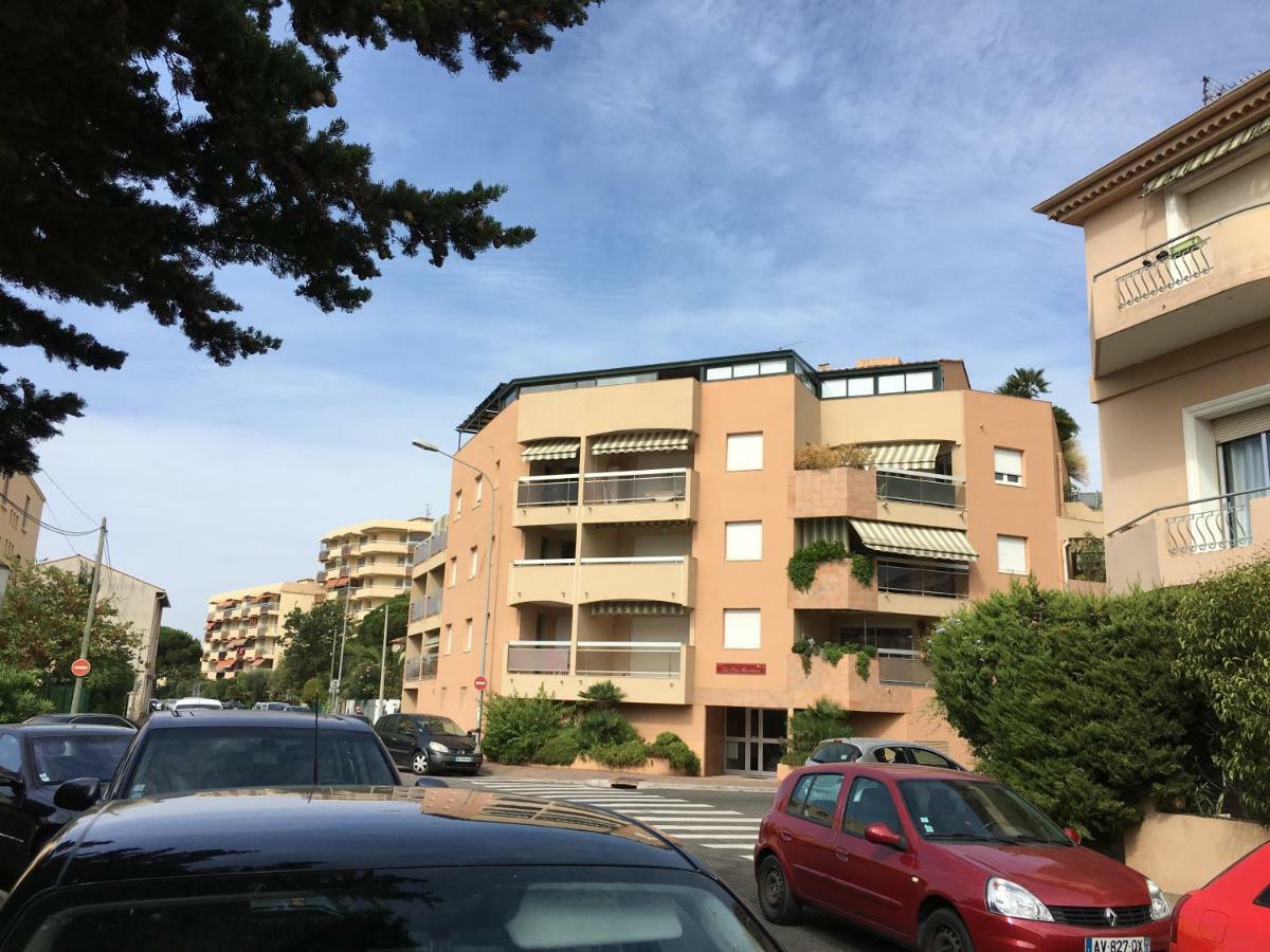 Apartmán Les Pins Maritimes Fréjus Exteriér fotografie